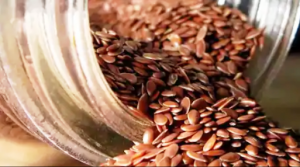 हाई ब्लड प्रेशर वालों के लिए बड़े काम की है अलसी, ऐसे करेगी मदद