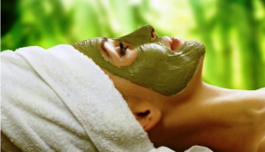 चेहरे पर पिंपल्स से पाना चाहते हैं छुटकारा तो अपनाएं भिंडी का फेस पैक, आता है गजब का ग्लो