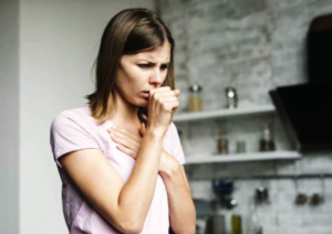 इन घरेलू नुस्खों को आजमाकर कर पाएं खांसी से तुरंत छुटकारा