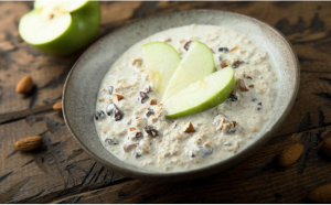 Oats को रातभर दूध में भिगोकर खाएं, वजन घटाने से लेकर दिल के लिए भी है फायदेमंद