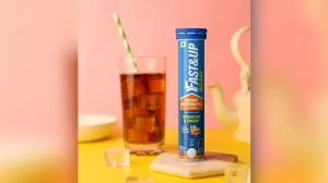 गर्मियों में कर रहे हैं बाहर घूमने की प्लानिंग, Travel Kit में शामिल करना न भूलें ये जरूरी चीजें