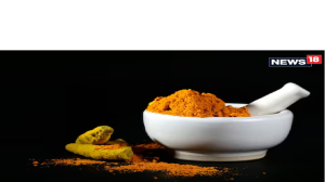 कैसे करें असली और नकली हल्दी की पहचान? बस इस ट्रिक से पकड़ लेंगे आप, FSSAI ने बताया तरीका