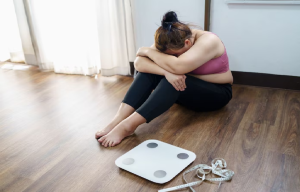 वजन कम करने के चक्‍कर में सेहत से खिलवाड़ तो नहीं कर रहे आप, वेट लूज करने का जानें सही तरीका, ना करें गलतियां