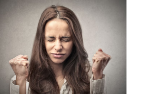 गुस्‍से में हो जाते हैं बेकाबू, दिल दिमाग के लिए बन सकता है ये खतरा, 5 असरदार तरीके से खुद पर करें कंट्रोल