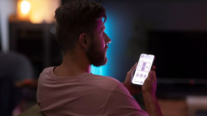 दिनभर फोन चलाने से हो सकता है सेहत को नुकसान, जानें Screen Time कम करने से मिलने वाले फायदे