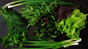 Green Leafy Vegetables: ज्यादा हरी पत्तेदार सब्जियां खाना भी पड़ सकता है महंगा, जानें इसके नुकसान