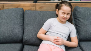 आपके बच्चे को भी बार-बार होता है कॉन्स्टिपेशन, तो इन घरेलू उपायों से मिलेगा जल्द आराम