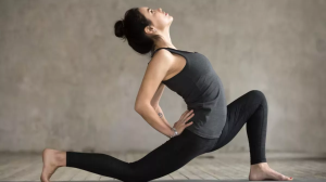 Yogasan For Backache: कमर दर्द से आराम दिलाएंगे ये योगासन, लंबे समय से चला आ रहा दर्द भी हो जाएगा दूर!