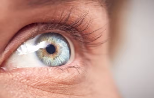 ये हैं Eye Cancer के शुरुआती लक्षण, समय रहते हो जाएं सतर्क