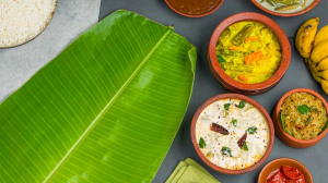 Banana Leaf Benefits: पाचन में सुधार से लेकर वेट लॉस तक, केले के पत्ते में खाने से होते हैं कई फायदे