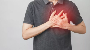 गर्मियों में भी बढ़ सकता है Heart Attack का खतरा, इन तरीकों से इस मौसम में रखें दिल का ख्याल