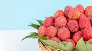 Litchi Health Benefits: गर्मियों में लीची खाने के गजब के हैं फायदे, सेहत रहेगी एकदम फिट