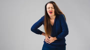 Stomach Pain: पेट दर्द को कब समझना चाहिए यह है सीरियस प्रॉब्लम? जानें इस पर एक्सपर्ट की क्या राय है