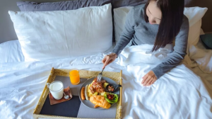 सुबह खाली पेट कभी न खाएं ये चीजें, वरना भुगतना पड़ सकता है गंभीर नुकसान