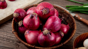 इन बीमारियों का इलाज करती है कच्ची प्याज, लिवर की सूजन को कम करने में मिलेगी मदद