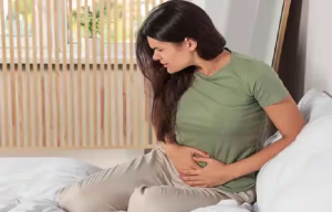 पेशाब के समय दर्द और जलन दे सकता है यूटीआई या पथरी का संकेत, जानें दोनों लक्षणों में अंतर