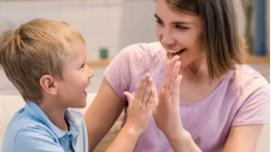 आपकी ये गलती बच्चे को बना सकती है गूंगा, हमेशा रहें सावधान