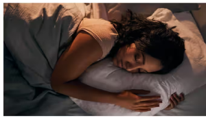 क्या कम नींद लेने से ब्रेन हेल्थ पर पड़ता है असर? एक्सपर्ट से जानें